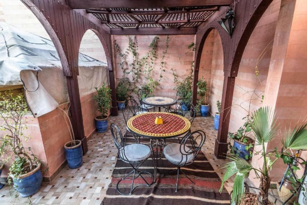 Riad Tamazouzte Hotel Marrakesh Exterior photo